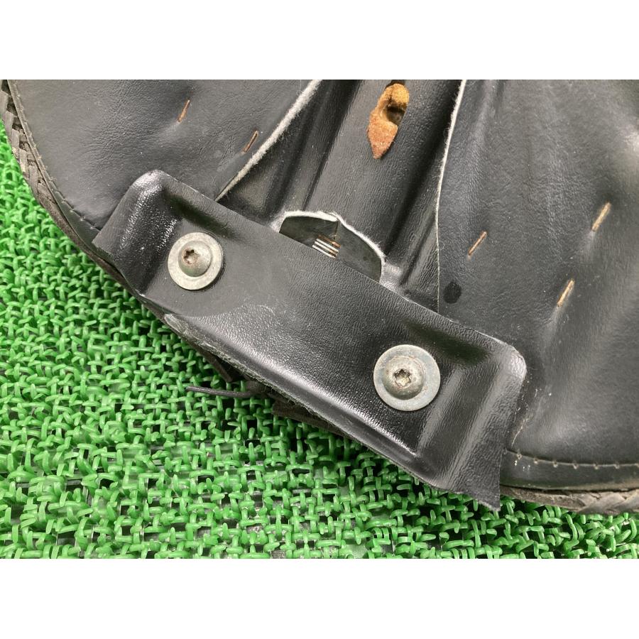 FLSTF1450 フロントシート ハーレー 純正 中古 バイク 部品 ソフテイル