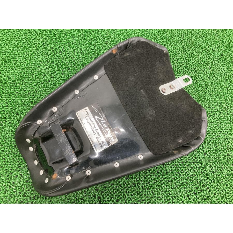 ラペラ製スポーツスター シート 社外 中古 バイク 部品 ハーレー 82-03