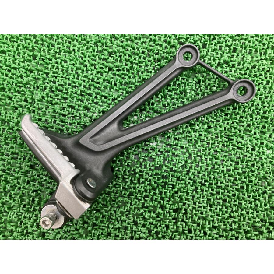カワサキ（Kawasaki） Z900RS タンデムステップ 右 1394 純正 中古