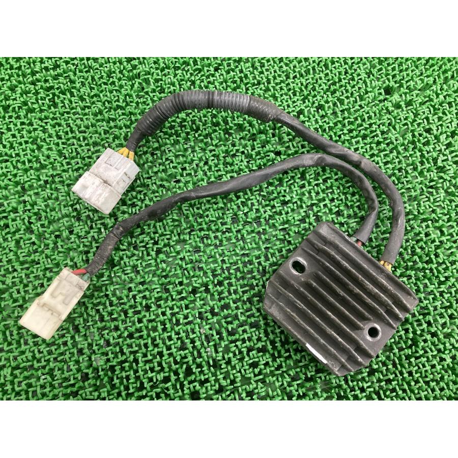 VT1300 レギュレター ホンダ 純正 バイク 部品 SC61 レギュレーター レクチファイアー 修復素材に 機能的問題なし 【中古】 44 ホンダ（HONDA） VT1300 レギュレター 純正 中古 バイク 部品 SC61