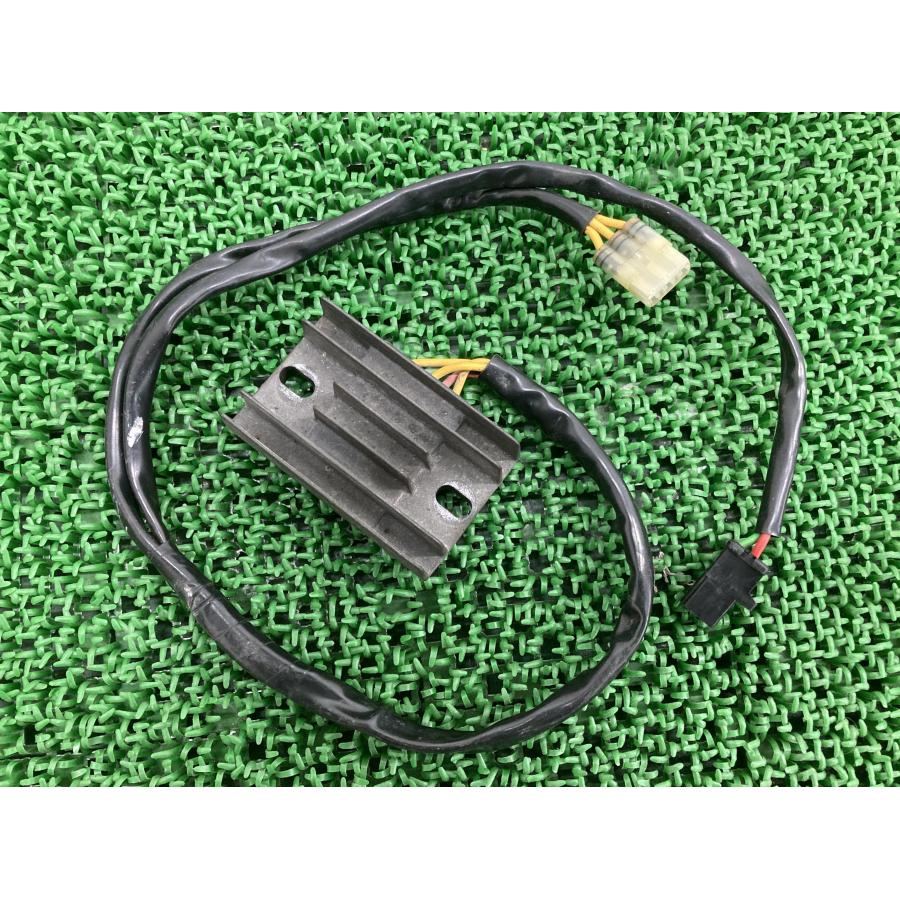 CRM250AR レギュレター ホンダ 純正 バイク 部品 MD32 レギュレーター レクチファイア 機能的問題なし 希少品 【中古】 68 ホンダ（HONDA） CRM250AR レギュレター 純正 中古 バイク 部品 MD32
