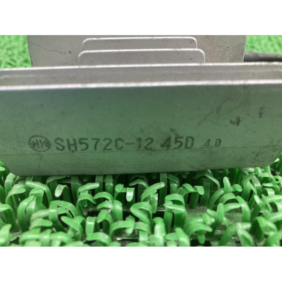 GSX250Sカタナ レギュレター スズキ 純正 GJ76A 45D SH572C-12 レギュレーター レクチファイアー 機能的問題なし 【中古】 62 スズキ（SUZUKI） GSX250Sカタナ レギュレター 純正 中古 バイク 部品