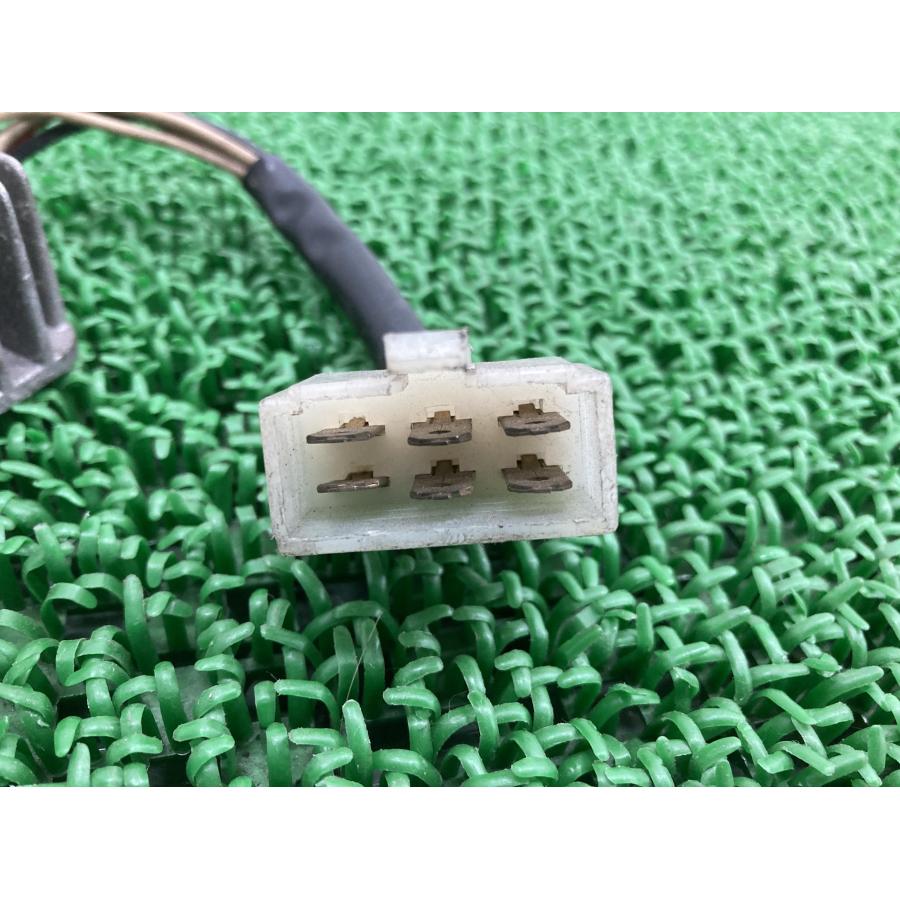 SRX250 レギュレター ヤマハ 純正 バイク 部品 2J2-A0 SH535-12 レギュレーター レクチファイアー 機能的問題なし 品薄 【中古】 57 ヤマハ発動機 SRX250 レギュレター ヤマハ 純正 中古 バイク 部品 2J2