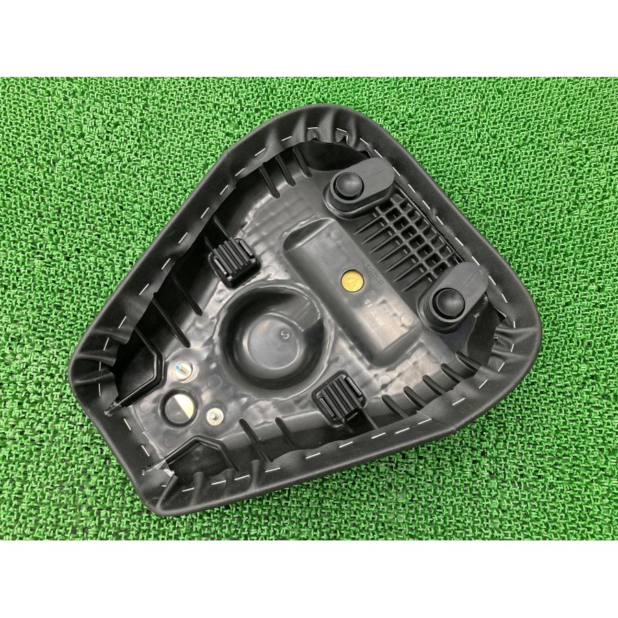 ホンダ（HONDA） クロスカブ110 シート 純正 中古 バイク 部品 JA45