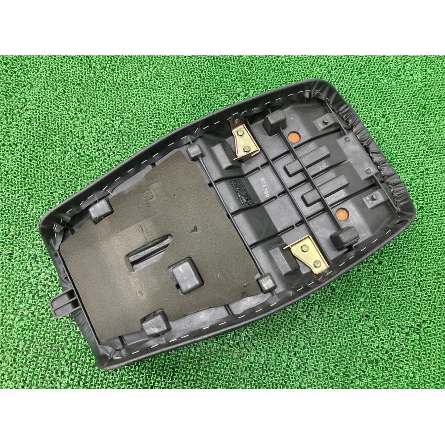 カワサキ（Kawasaki） ゼファー750 シート 純正 中古 バイク 部品