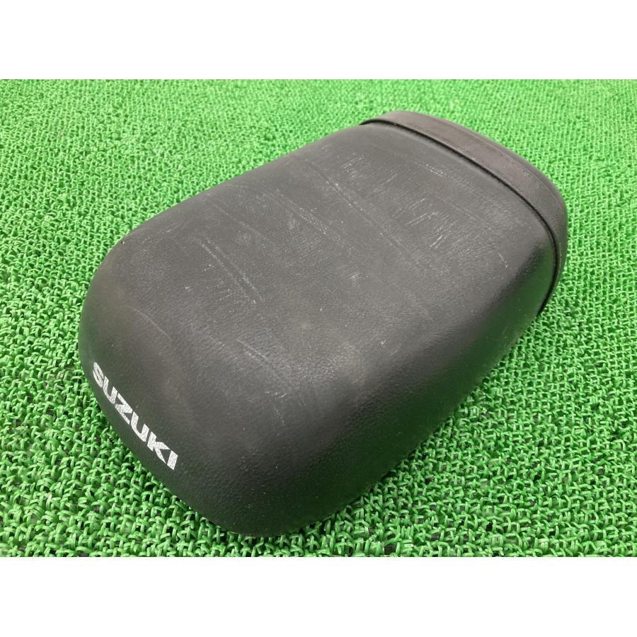 ST250 純正シート スズキ（SUZUKI） ST250 タンデムシート 26G0 純正 中古 バイク 部品