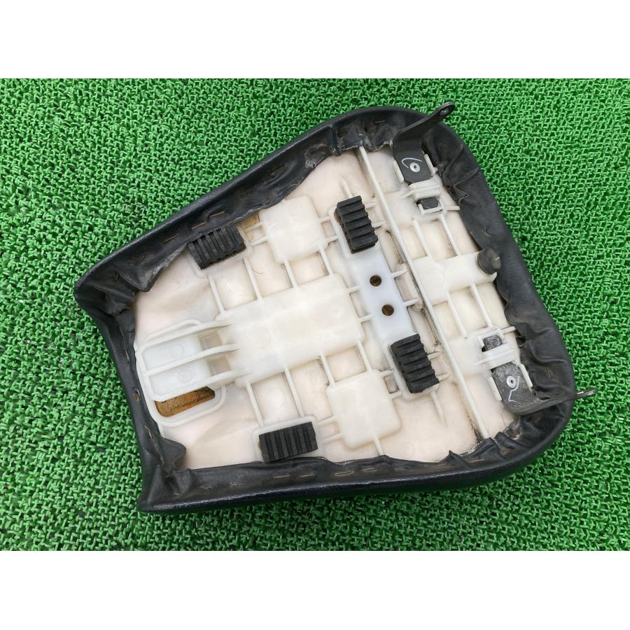 スズキ（SUZUKI） ST250 フロントシート 26G0 純正 中古 バイク 部品