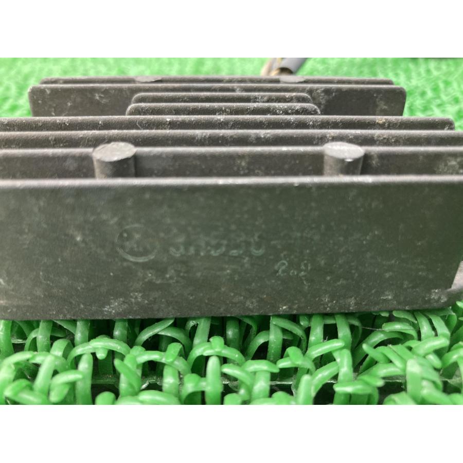 カワサキ（Kawasaki） Dトラッカー レギュレター 純正 中古 バイク