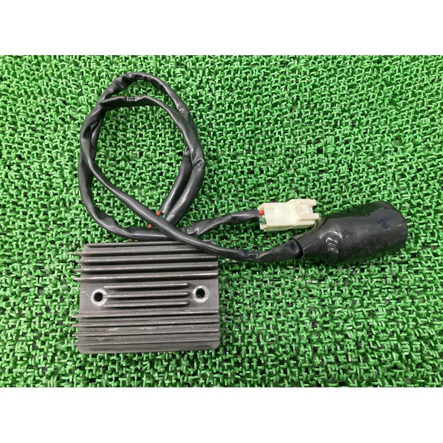 ほぼ新品 CB1300SF用 純正レギュレータ ホンダ CB1300SF レギュレター 純正 中古 バイク 部品 レクチ