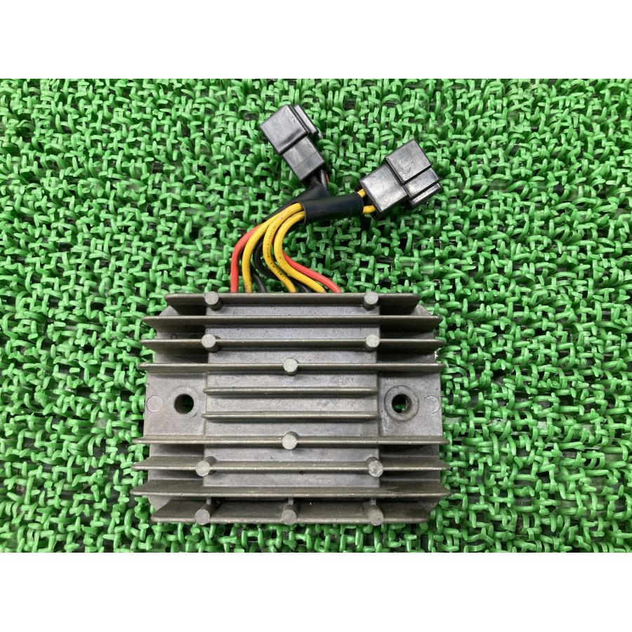 デイトナ675 レギュレター トライアンフ(TRIUMPH) 純正 バイク 部品 RS41 67 レギュレーター レクチファイア 品薄 希少品 【中古】 10 デイトナ675 レギュレター トライアンフ(TRIUMPH) 純正 中古 バイク