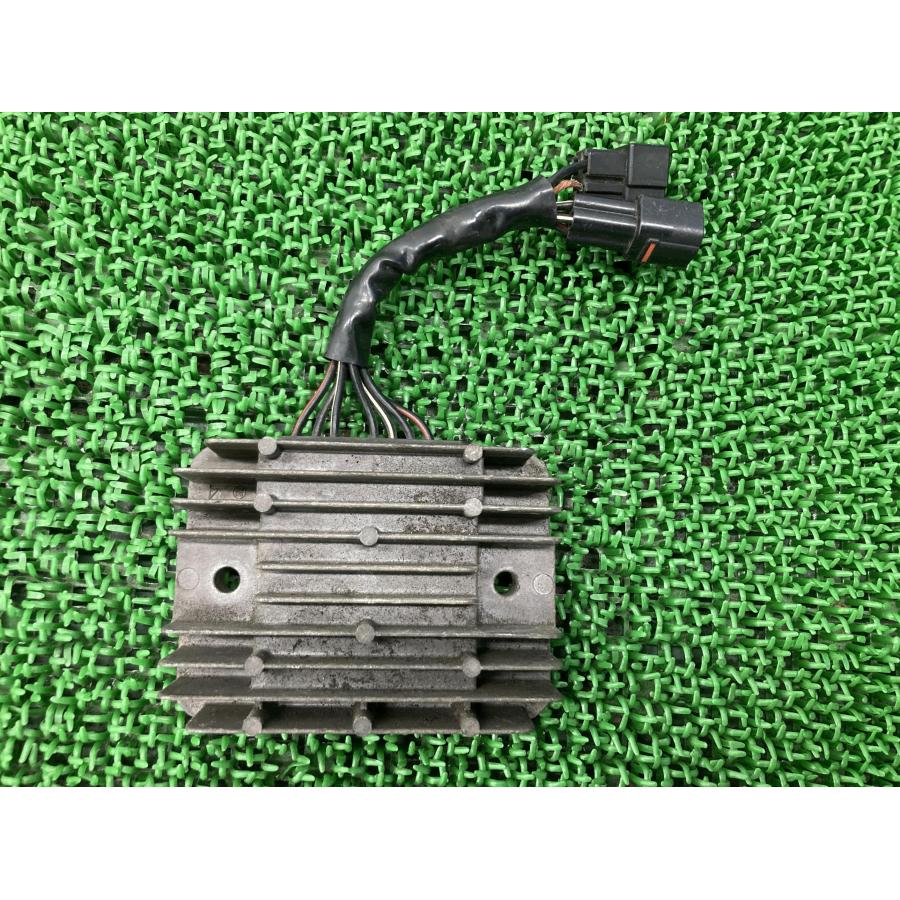 イントルーダークラシック800 レギュレター スズキ 純正 バイク 部品 VS55A RS41 65 41F1 C50 C800 車検 Genuine 【中古】 98 スズキ（SUZUKI） イントルーダークラシック800 レギュレター 純正