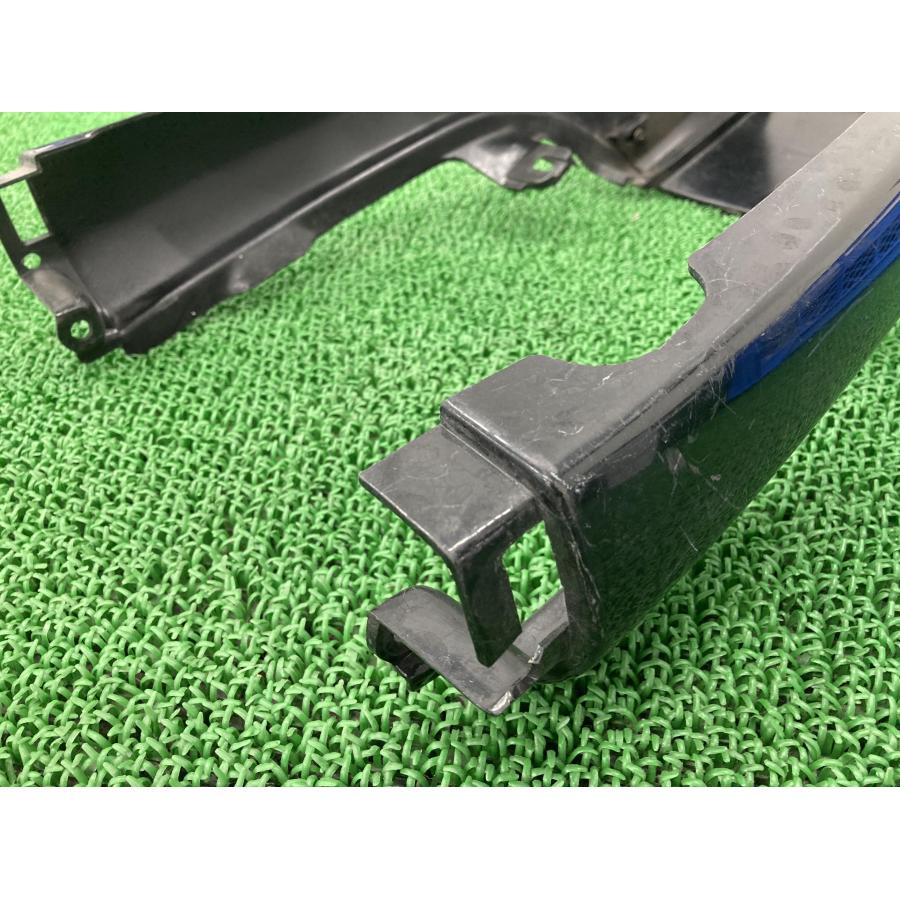 ジェイド テールカウル 黒 KBH ホンダ 純正 バイク 部品 MC23 JADE 修復素材やペイント素材に 車検 Genuine 【中古】 33 ホンダ（HONDA） ジェイド テールカウル 黒 KBH 純正 中古 バイク 部品