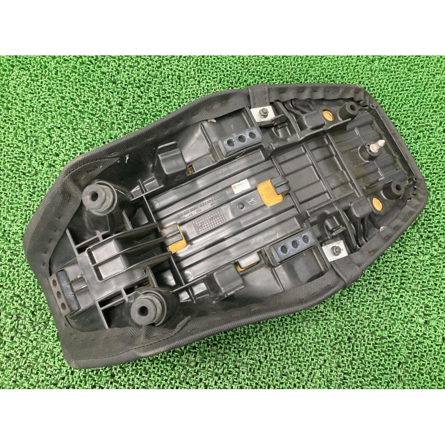 ホンダ（HONDA） グロム シート 77200-K26-9000 純正 中古 バイク 部品