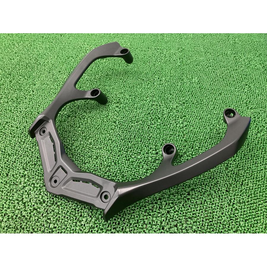 T-MAX560 リアキャリア BBW-F4841 ヤマハ 純正 バイク 部品 SJ19J グラブバー コンディション良好 品薄 希少品 【中古】 46 ヤマハ発動機 T-MAX560 リアキャリア BBW-F4841 ヤマハ 純正 中古