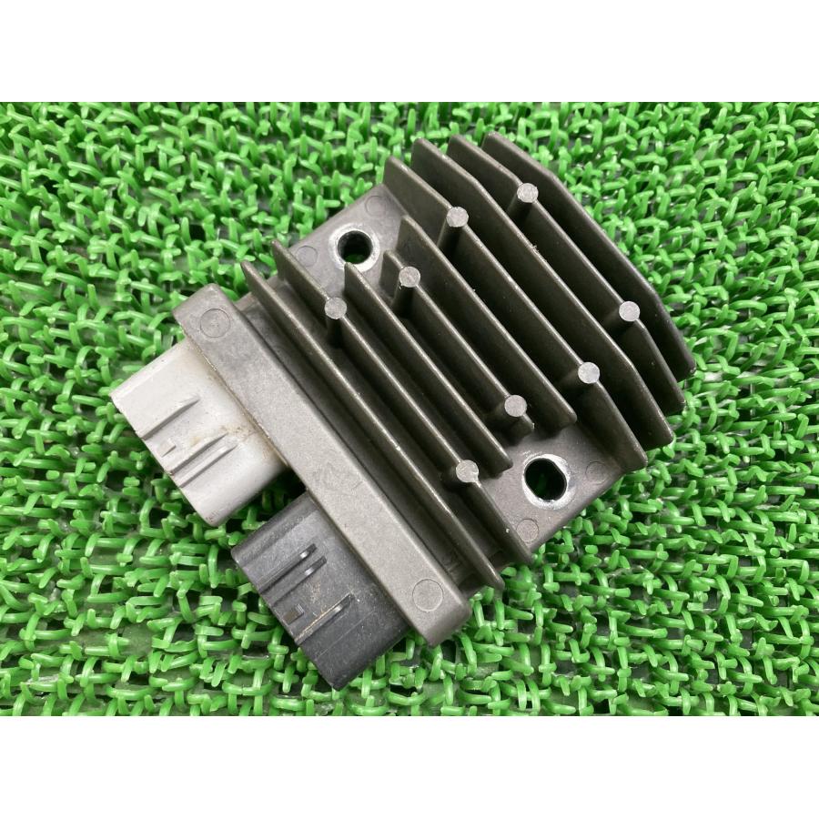 ZX-14R レギュレター カワサキ 純正 バイク 部品 レギュレーター レクチファイアー MOSFET GSX-S1000 GSX-R1000 【中古】 49 カワサキ（Kawasaki） ZX-14R レギュレター 純正 中古 バイク 部品