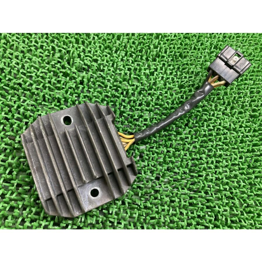 ZRX400 レギュレター カワサキ 純正 中古 ZR400E レクチファイアー レギュレーター Ot カワサキ（Kawasaki） ZRX400 レギュレター 純正 中古 バイク 部品