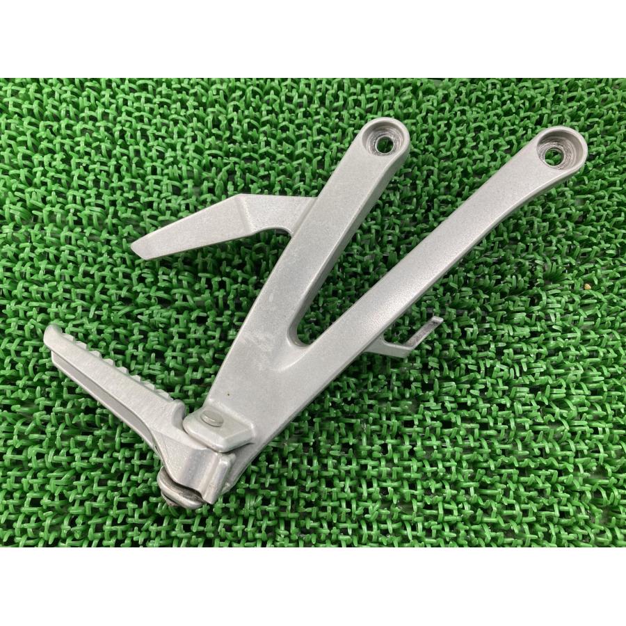 CBR600RR(2024) 純正タンデムステップ&タンデムシート ホンダ（HONDA） CBR600RR タンデムステップ 右 MFJ 純正 中古 バイク