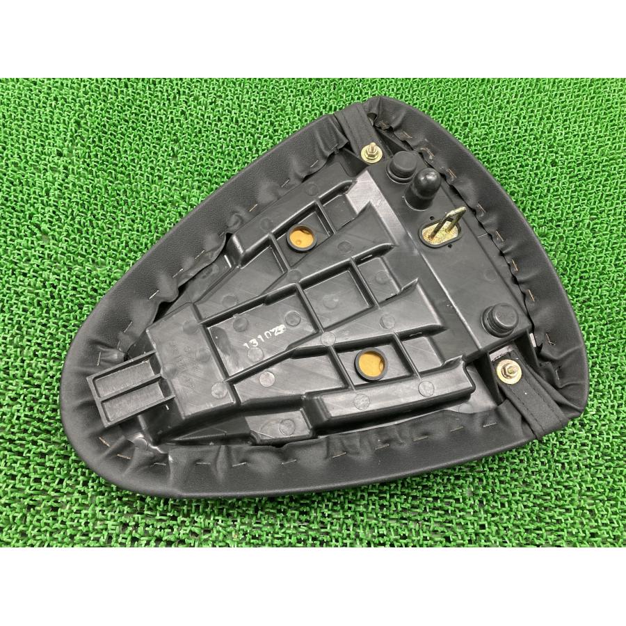スズキ（SUZUKI） TL1000R タンデムシート 02FA 純正 中古 バイク 部品