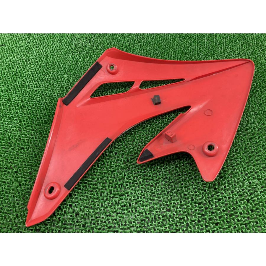 XR250 シュラウド 左 赤 KCZ ホンダ 純正 バイク 部品 MD30 割れ欠け無し 品薄 希少品 車検 Genuine 【中古】 74 ホンダ（HONDA） XR250 シュラウド 左 赤 KCZ 純正 中古 バイク 部品