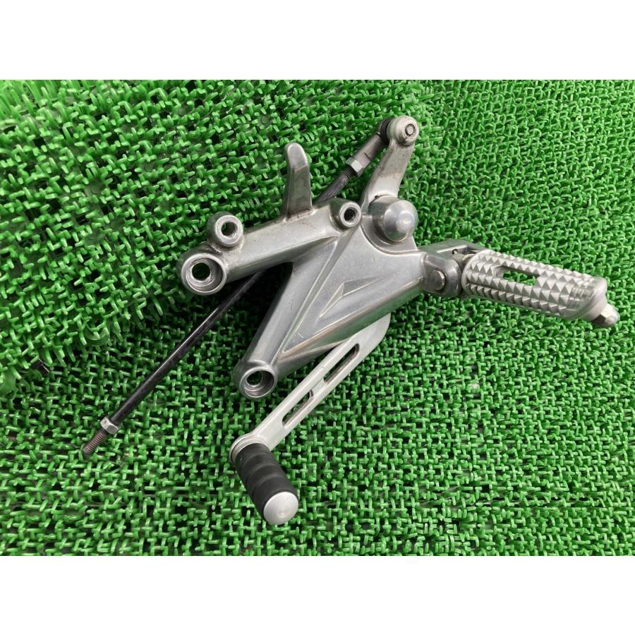 TRIUMPH（トライアンフ） ストリートトリプルR ステップ 左 純正 中古