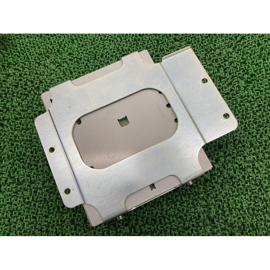 GL1800 オーディオユニット MCA SC68-1200*** ホンダ 純正 バイク 部品 SC68 GOLDWING 割れ欠け無し 品薄 希少品 【中古】 23 ホンダ（HONDA） GL1800 オーディオユニット MCA SC68-1200*** 純正