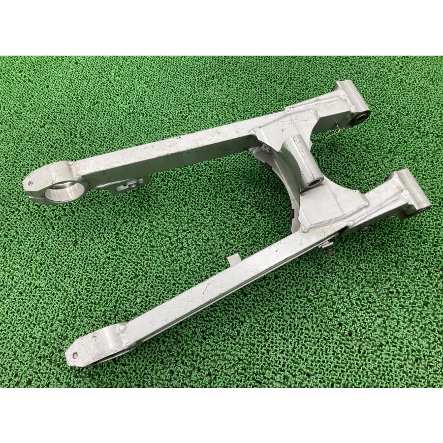 カワサキ（Kawasaki） GPZ900R スイングアーム 純正 中古 バイク 部品