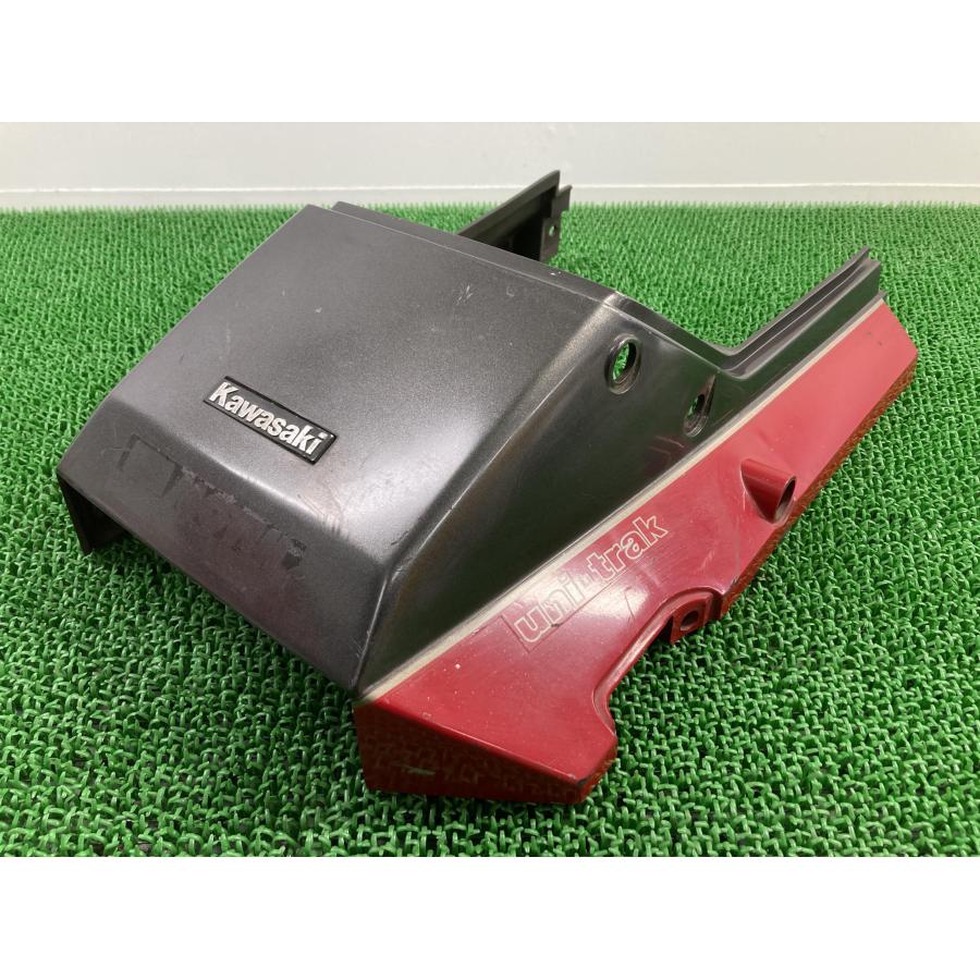 GPZ900R テールカウル 赤/ガンM 14025-1826 カワサキ 純正 バイク 部品 ZX900A Ninja シートカウル ペイント素材に 品薄 【中古】 11 カワサキ（Kawasaki） GPZ900R テールカウル 赤/ガンM 14025-1826 純正