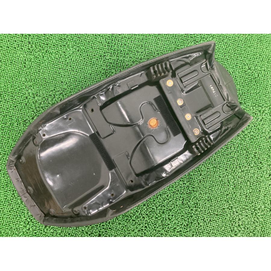SR400 シート ヤマハ 純正 バイク 部品 1999年式外し 1JR-340*** 破れ無し 品薄 希少品 車検 Genuine 【中古】 77 ヤマハ発動機 SR400 シート ヤマハ 純正 中古 バイク 部品 1999年式