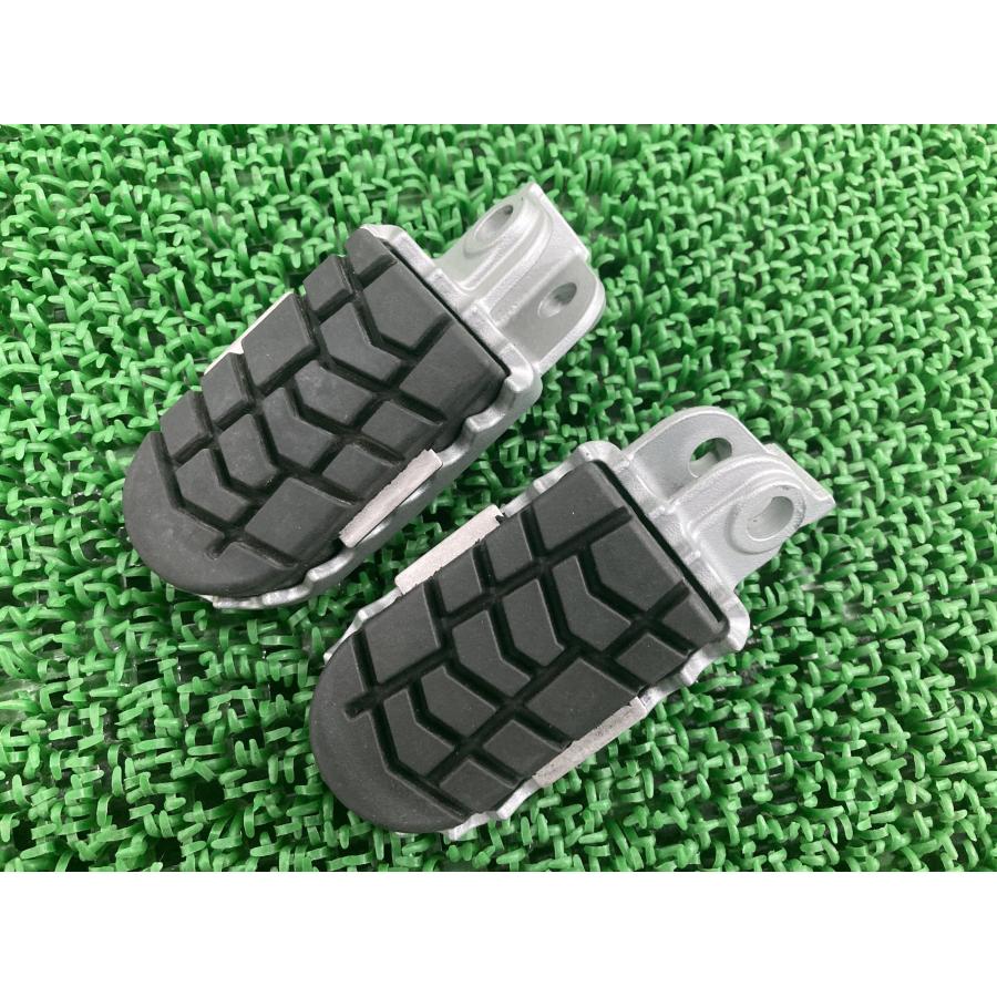 1290スーパーアドベンチャーR ステップペグ 左右 780.03.040.050/600.03.040.010 KTM 純正 780.03.040.050 600.03.040.010 【中古】 56 1290スーパーアドベンチャーR ステップペグ 左右 780.03.040.050