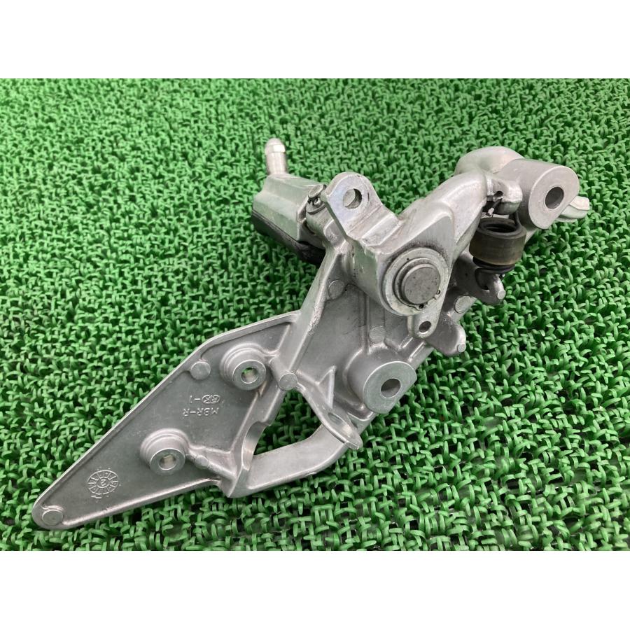 CB1300SF ステップ 右 MBR ホンダ 純正 中古 バイク 部品 SC54 ブレーキペダル ペグ 曲がり無し 品薄 車検 Genuine 72_2
