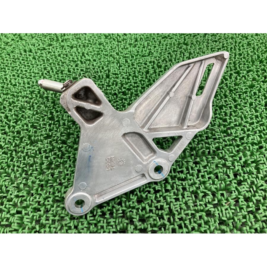 ホンダ（HONDA） CB650R ステップ 左 MKN 純正 中古 バイク 部品 RH03