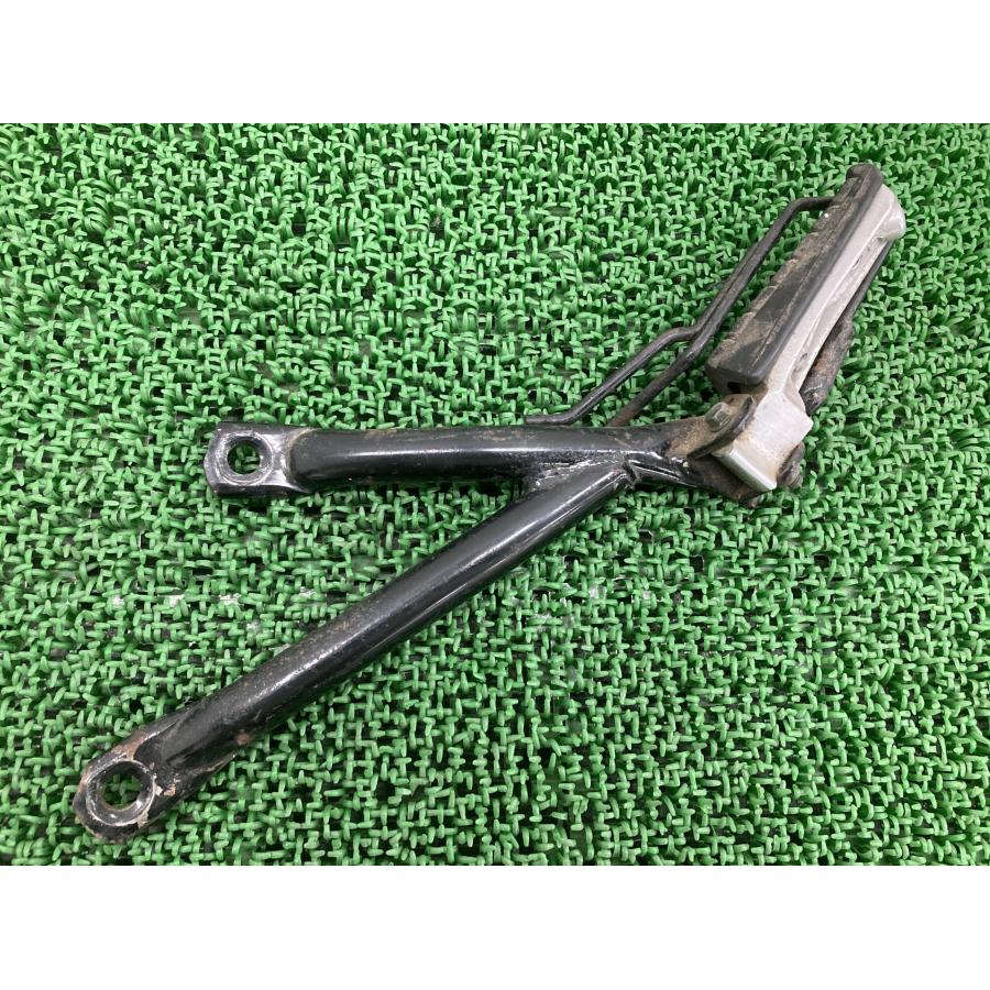 SR400 タンデムステップ 左 ヤマハ 純正 バイク 部品 1JR RH01J 曲がり無し 品薄 希少品 車検 Genuine 【中古】 53 ヤマハ発動機 SR400 タンデムステップ 左 ヤマハ 純正 中古 バイク