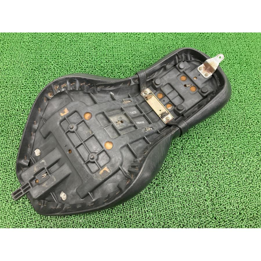 バルカン400 シート 53001-1778 カワサキ 純正 バイク 部品 VN400A シートバンド 修復素材や張り替えベースに 品薄 希少品 【中古】 5 カワサキ（Kawasaki） バルカン400 シート 53001-1778 純正 中古