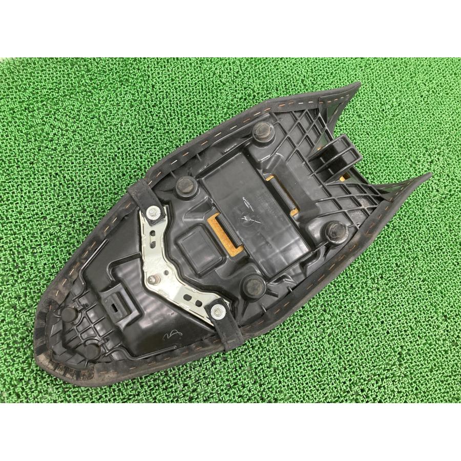 Z125PRO シート 53066-0501 カワサキ 純正 中古 バイク 部品 BR125H 125プロ 車載工具付き シートバンド 破れ無し 車検 Genuine kF カワサキ（Kawasaki） Z125PRO シート 53066-0501 純正 中古 バイク