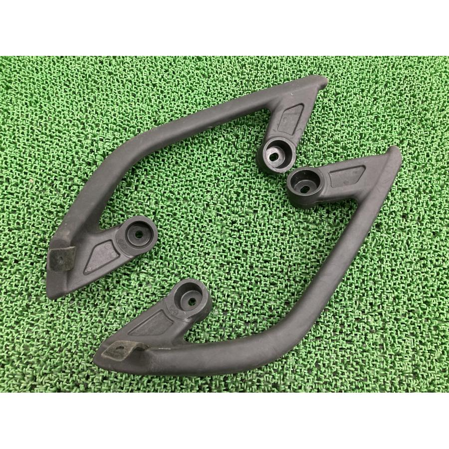 カンナムスパイダーF3S グラブバー 左右 7080001413/708001414 BRP 純正 バイク 部品 7080001413 708001414 Can-AmSpyder 【中古】 29 カンナムスパイダーF3S グラブバー 左右 7080001413/708001414 BRP