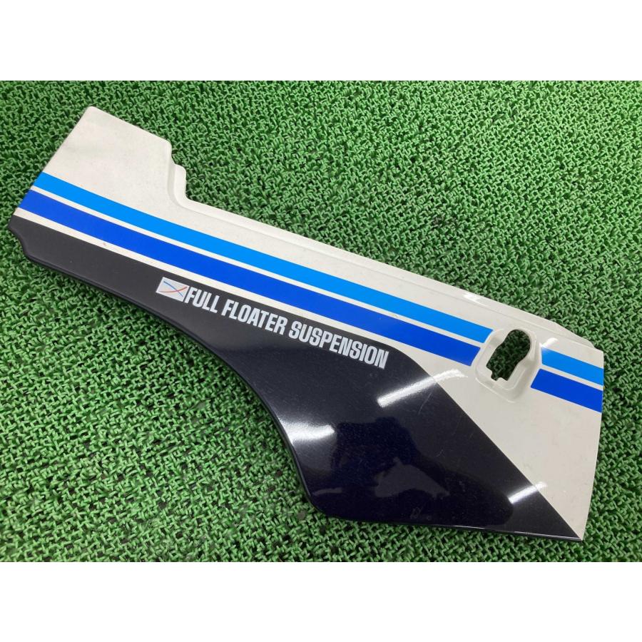 GSX-R400 サイドカバー 右 白/黒 04A スズキ 純正 バイク 部品 GK71B 初期型 割れ欠け無し 品薄 希少品 車検 Genuine 【中古】 70 スズキ（SUZUKI） GSX-R400 サイドカバー 右 白/黒 04A 純正 中古