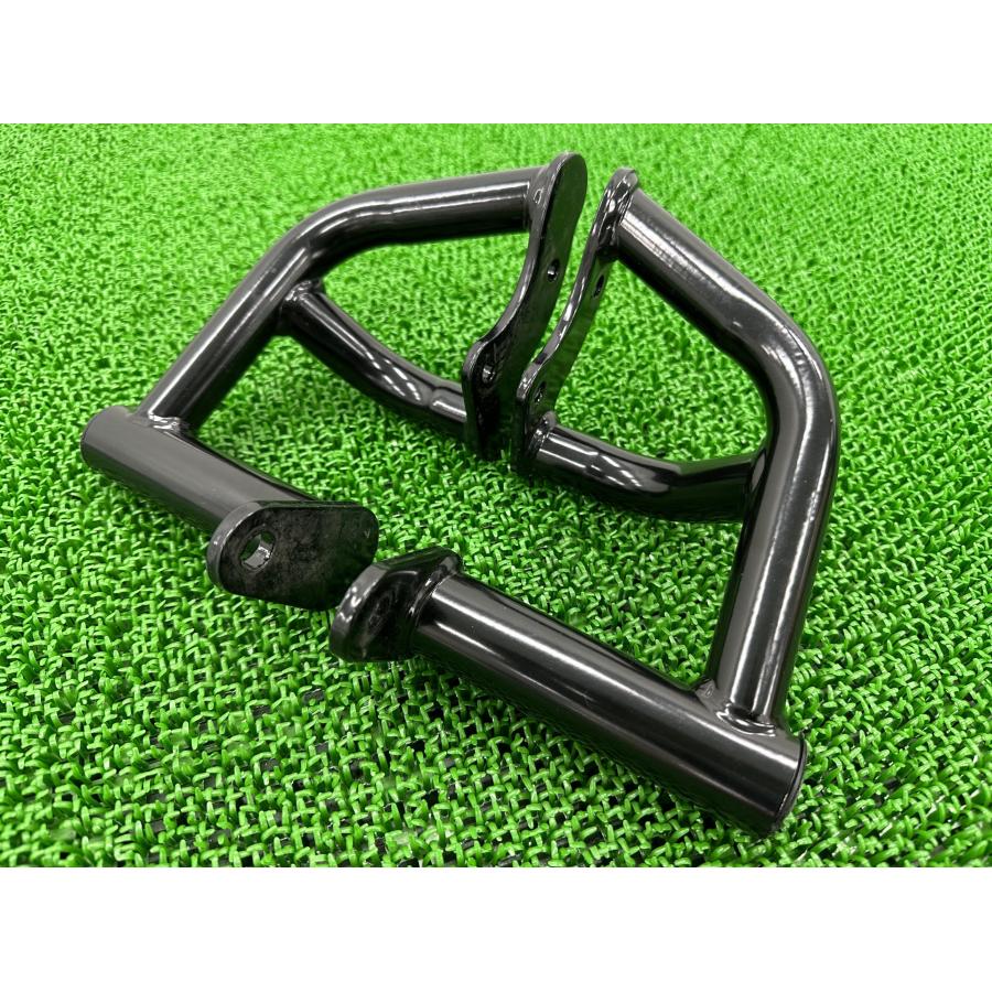 ヤマハ発動機 V-MAX エンジンガード 左右 黒 ヤマハ 純正 中古 ヤマハ発動機 V-MAX エンジンガード 左右 黒 ヤマハ 純正 中古