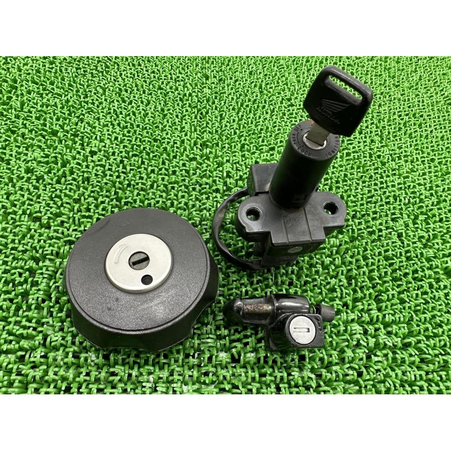 XLR125R キーセット ホンダ 純正 バイク 部品 JD16 メインキーシリンダー タンクキャップ メットホルダー キー1本 セット 【中古】 26 ホンダ（HONDA） XLR125R キーセット 純正 中古 バイク 部品 JD16
