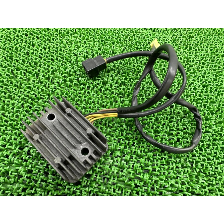 スズキ（SUZUKI） RG125ガンマ レギュレター 純正 中古 バイク 部品