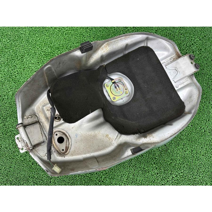 ホンダ（HONDA） VTR1000F タンク 銀 MBB 純正 中古 バイク 部品 SC36