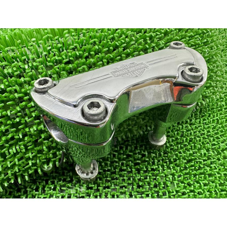 ソフテイル ハンドルポスト 56567 ハーレー 純正 バイク 部品 1インチハンドル用 クランプ ライザー コンディション良好 【中古】 30 ソフテイル ハンドルポスト 56567 ハーレー 純正 中古 バイク 部品 1