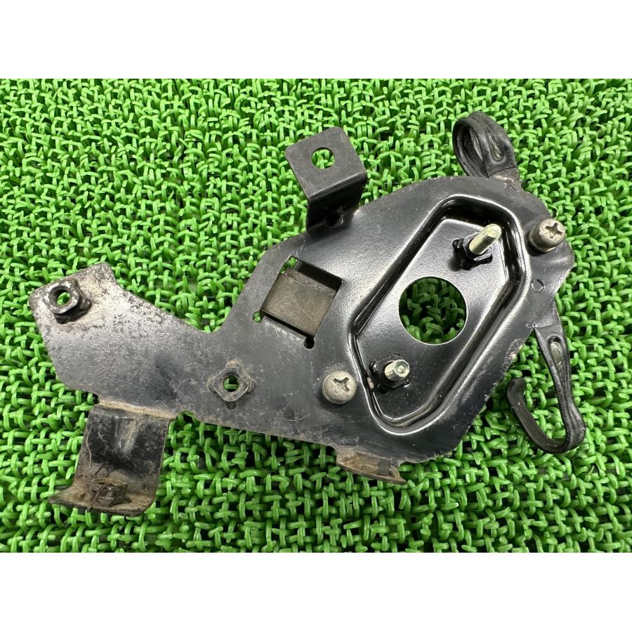 スズキ（SUZUKI） GS250FW 電装プレート 純正 中古 バイク 部品 GJ71A 