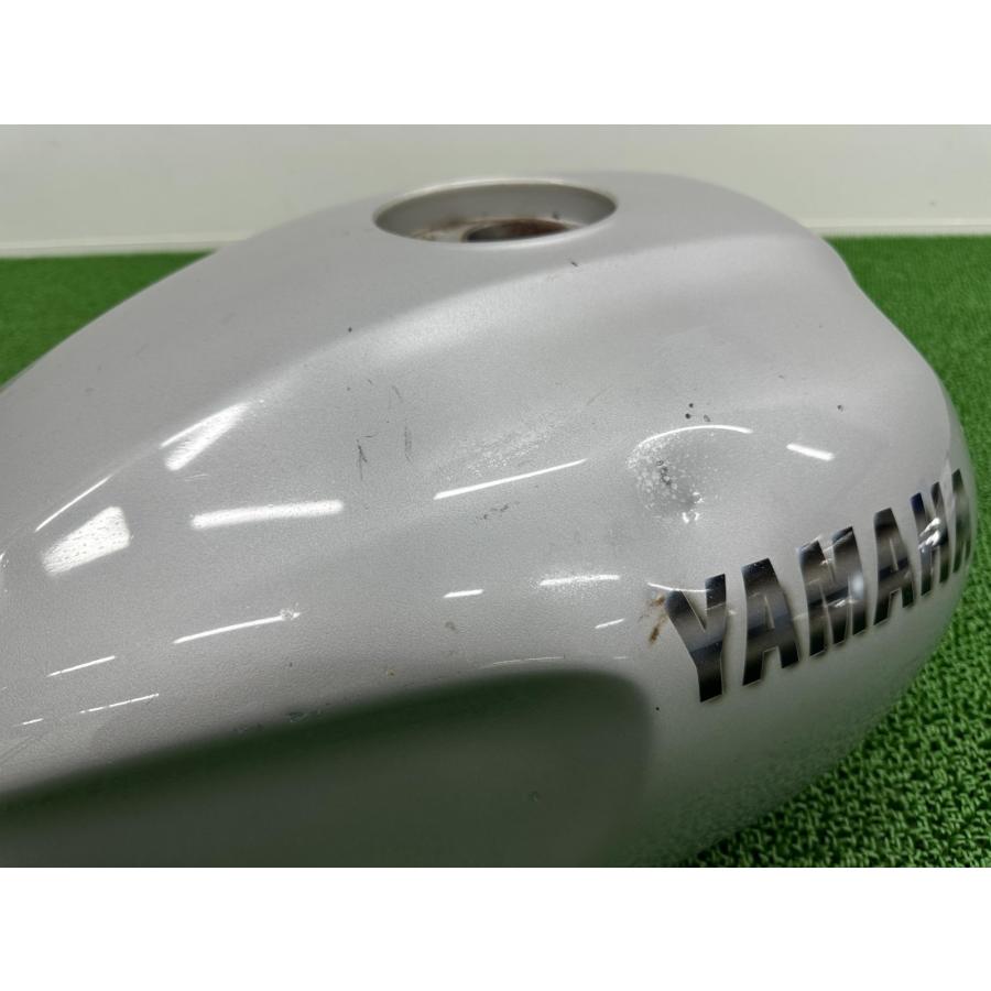 YAMAHA XJR1300 タンク 銀 ヤマハ 純正 中古 バイク 部品 RP01J