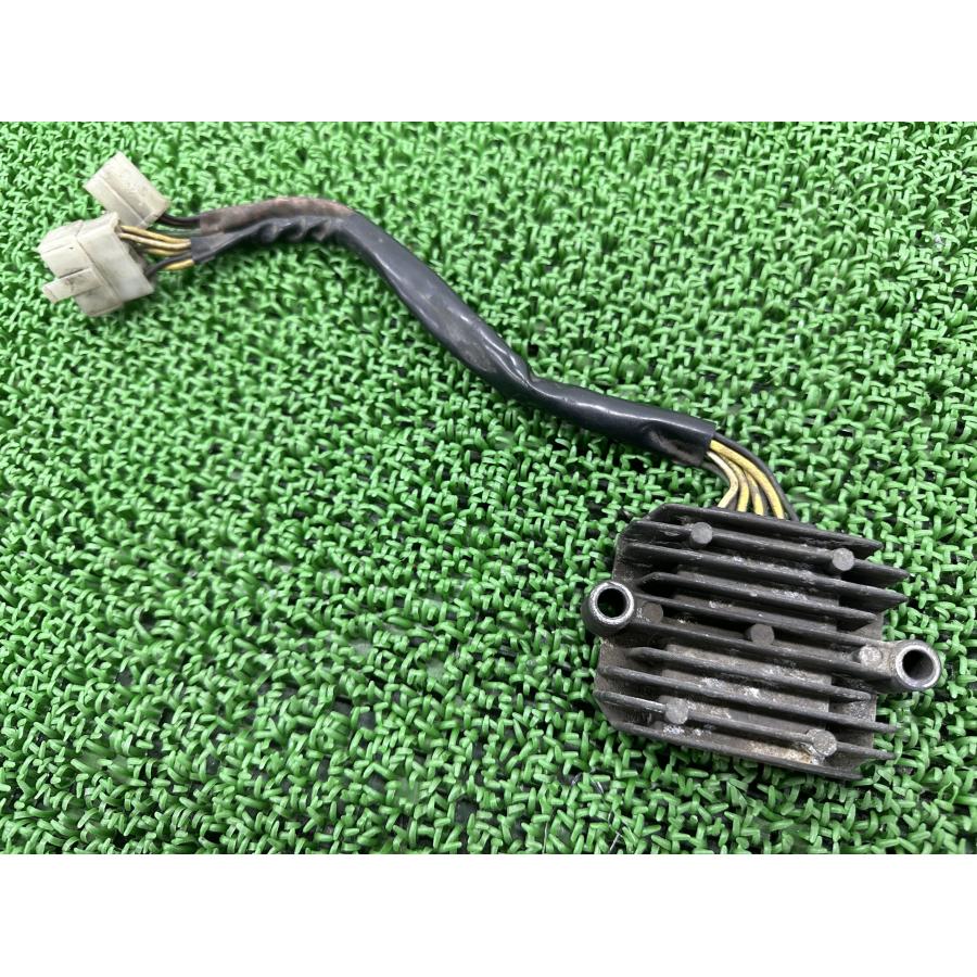 ホンダ（HONDA） CB750F レギュレター 純正 中古 バイク 部品 RC04