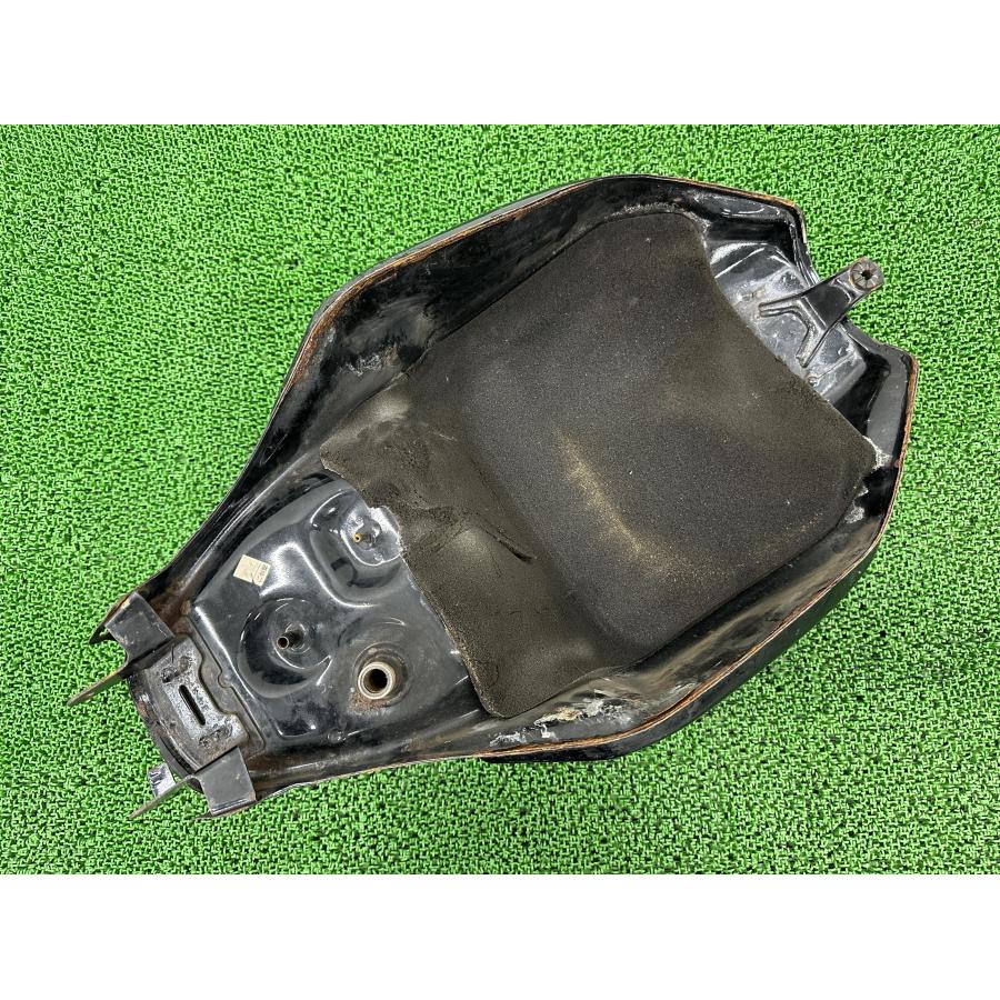 ホンダ（HONDA） CB-1 タンク 黒 純正 中古 バイク 部品 NC27 ノーマル