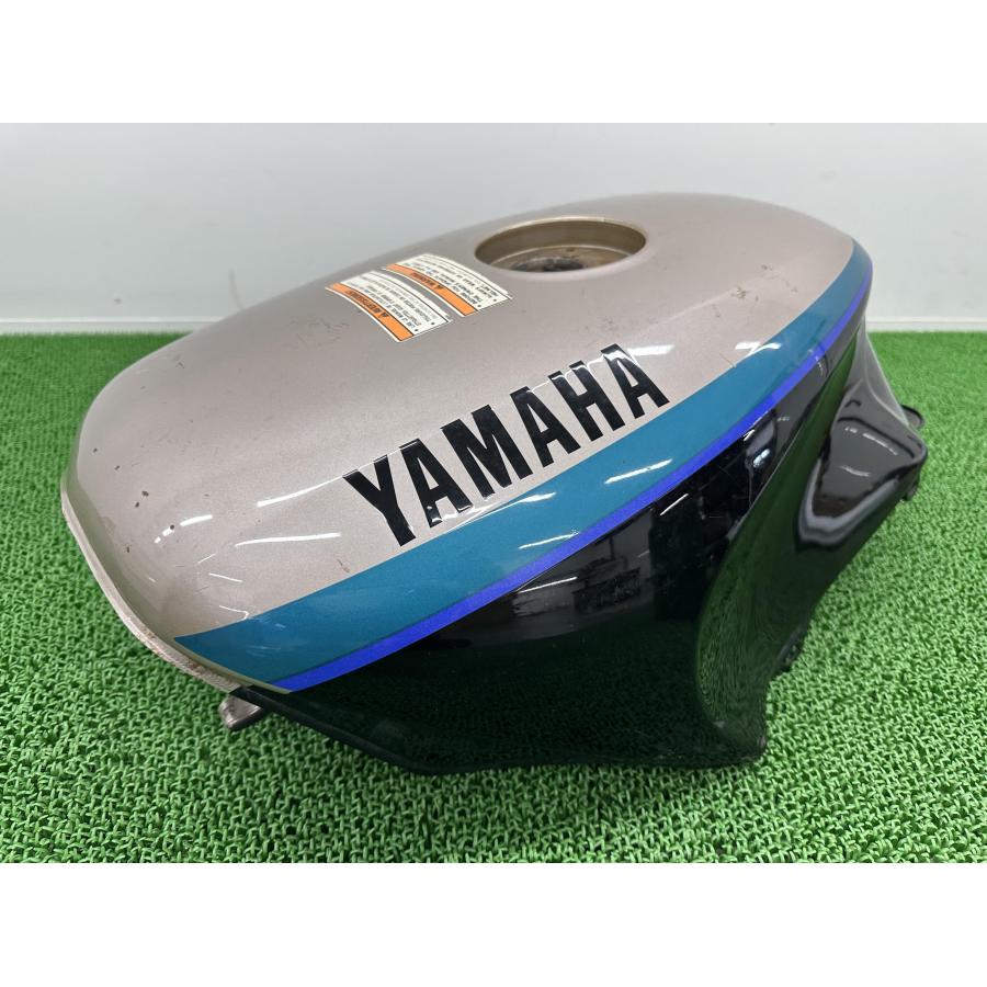 FJ1200 タンク 黒/銀 ヤマハ 純正 バイク 部品 4CC ノーマルガソリンタンク 燃料タンク 修復素材に コケキズ無し 品薄 【中古】 24 ヤマハ発動機 FJ1200 タンク 黒/銀 ヤマハ 純正 中古 バイク 部品 4CC