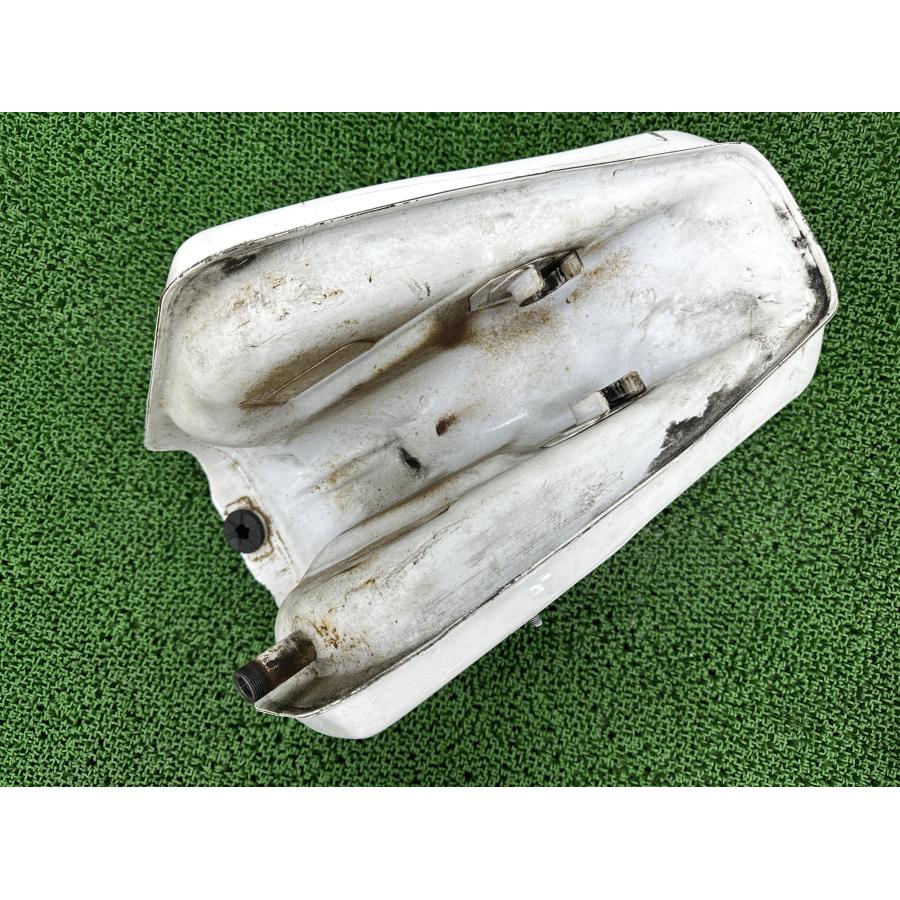 ホンダ（HONDA） CRM250R タンク 白 純正 中古 バイク 部品 MD24 