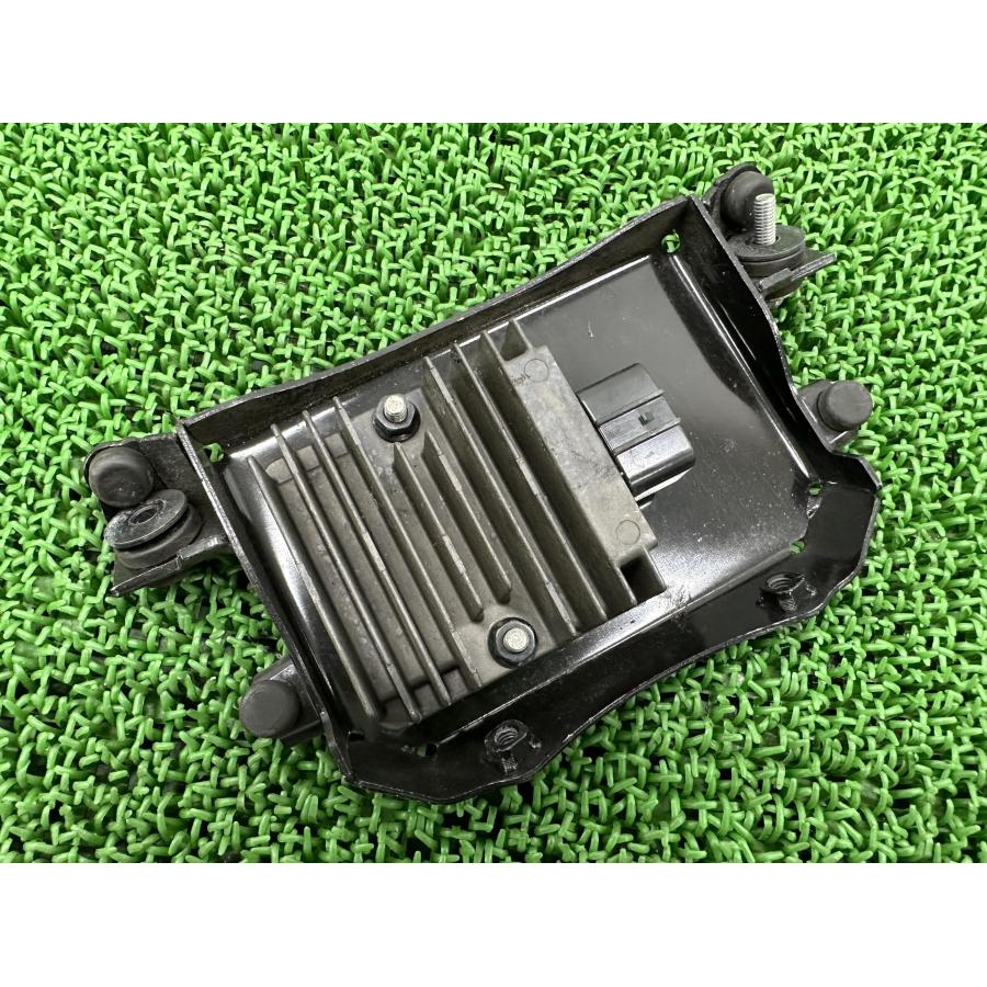 レブル250 レギュレター ホンダ 純正 バイク 部品 MC49 電装ケース付 レギュレーター レクチファイアー 機能的問題なし 【中古】 19 ホンダ（HONDA） レブル250 レギュレター 純正 中古 バイク 部品 MC49