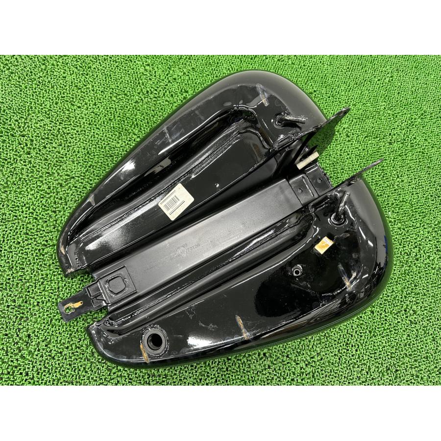 FXSTC タンク 黒 ハーレー 純正 中古 バイク 部品 ソフテイルカスタム TC96 09年外し ノーマルガソリンタンク 燃料タンク 車検 Genuine 30