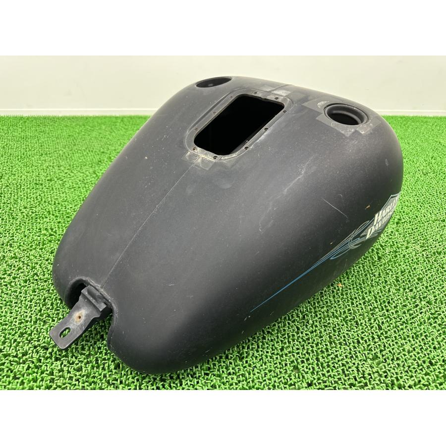 ソフテイル タンク マットB ハーレー 純正 バイク 部品 TC103 FLSTC FLSTF FLSTFB FLSTN 車検 Genuine 【中古】 52 ソフテイル タンク マットB ハーレー 純正 中古 バイク 部品 TC103